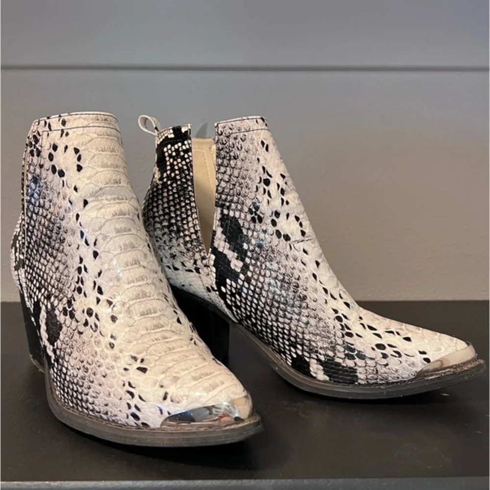 Women’s Faux Snake Skin Booties